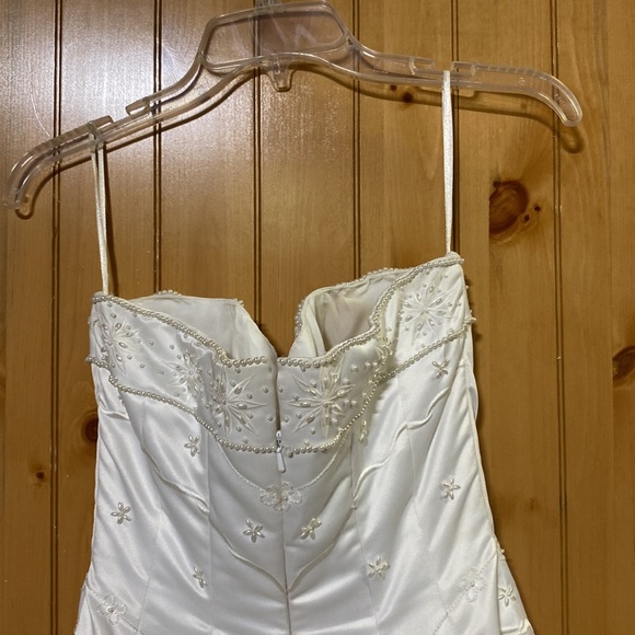 Precious Formals Beautiful White Full length formal. - Picture 6 of 9